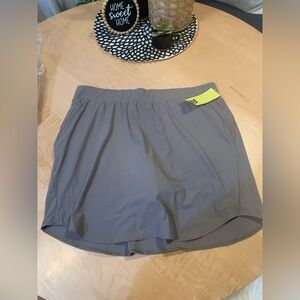 NWT All in Motion gray skort, zip pockets size Large